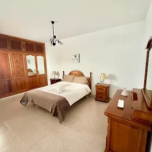 https://casa-los-jameos.in-canary-islands.com